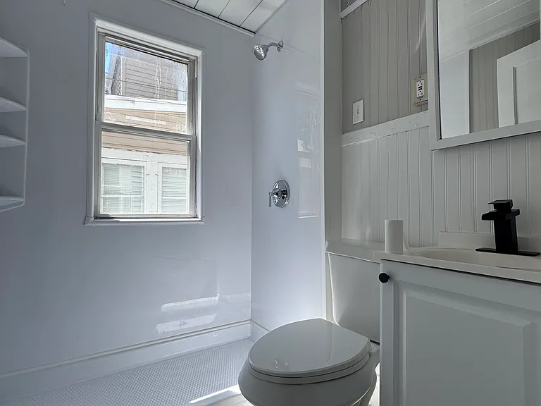 30 Custer St #1 — Photo 8