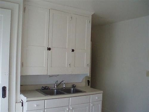 3rd image of 814 Sherwood Ave