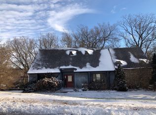 2303 Phoenix Hill Dr, Indian Hills, KY 40207