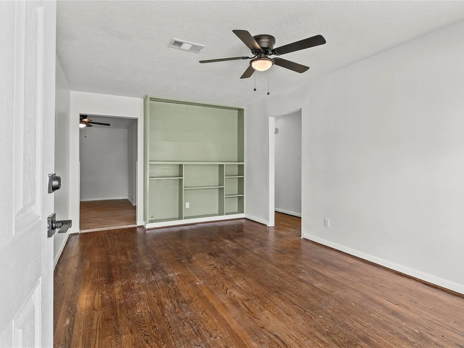 4 bed, 2.0 bath, 1325 sqft, $1,650 — Photo 4