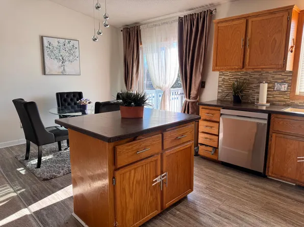 10115 Park Place Dr, Monticello, MN 55362