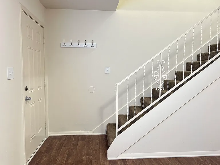 Glenview Apartments — Photo 69