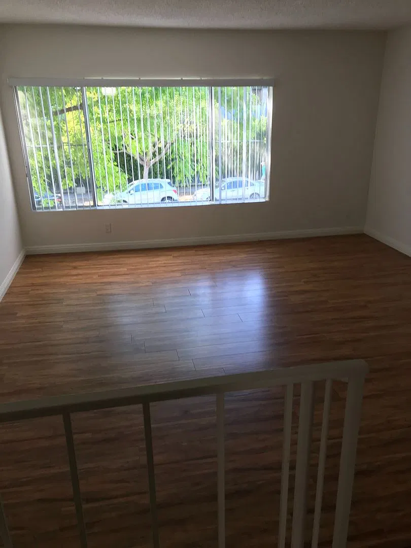 You Are Invited ! Santa Monica Location Offers The Best Of Both Modern And Beach Life Living Expe... — Photo 2
