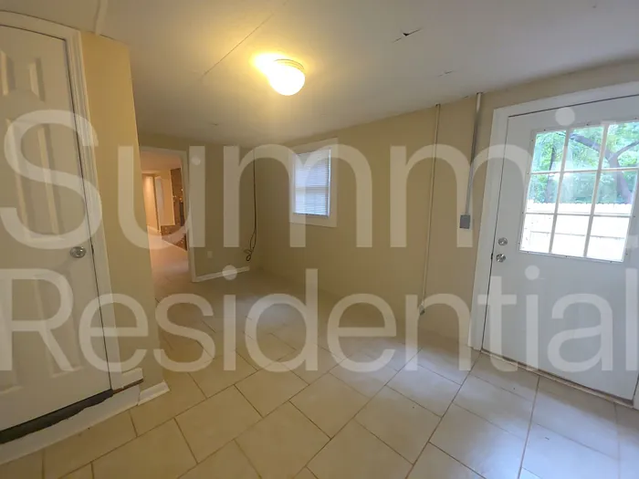 1908 Medfield Rd — Photo 12