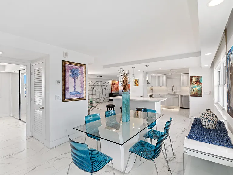 121 Golden Isles Dr #Penthouse 1 — Photo 36