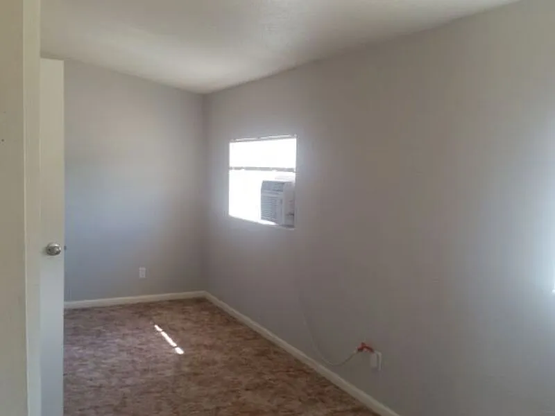 1 bed, 1.0 bath, 634 sqft, $900 — Photo 2
