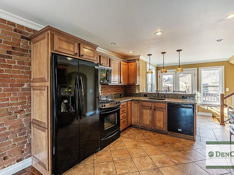 167 W Archer Pl — Photo 9