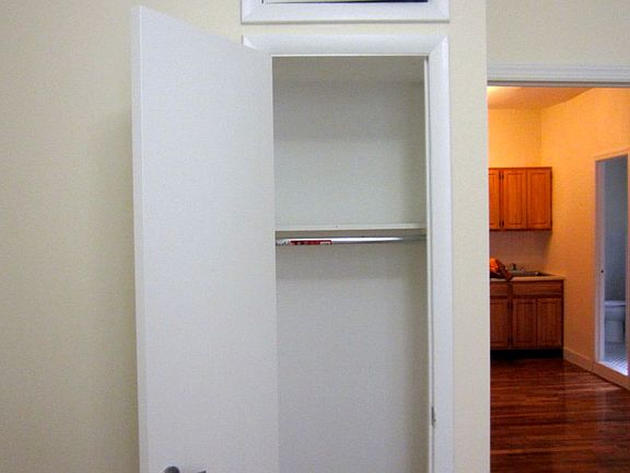 3rd image of 179 Mulberry St APT 9