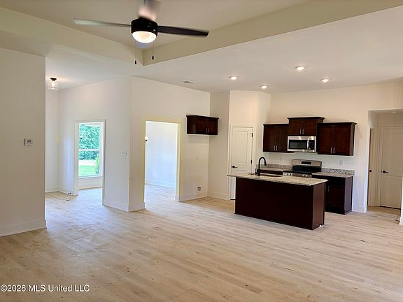 3rd image of 70 Farley Rd