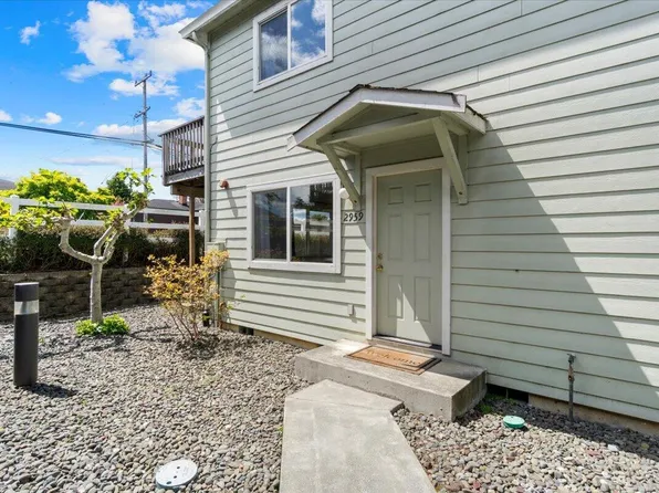 2959 Rainbow Ln, Fortuna, CA 95540