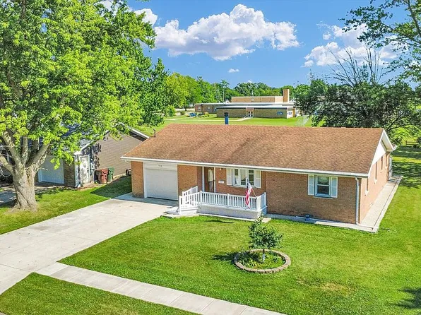 360 W Second South St, Chebanse, IL 60922