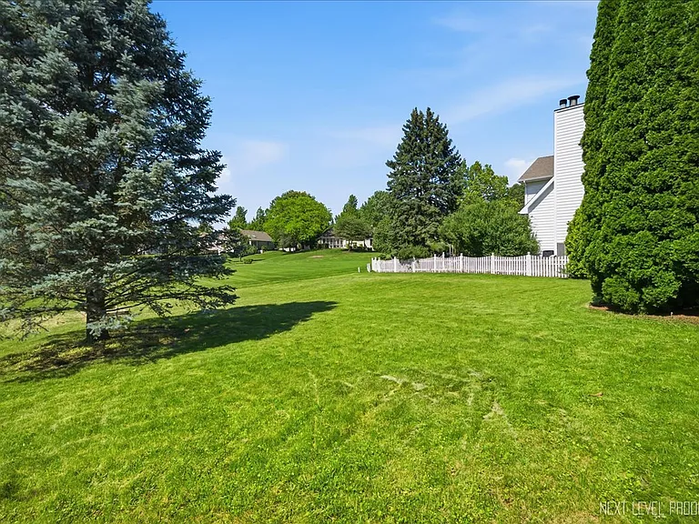 13 Saddlewood Ct — Photo 34