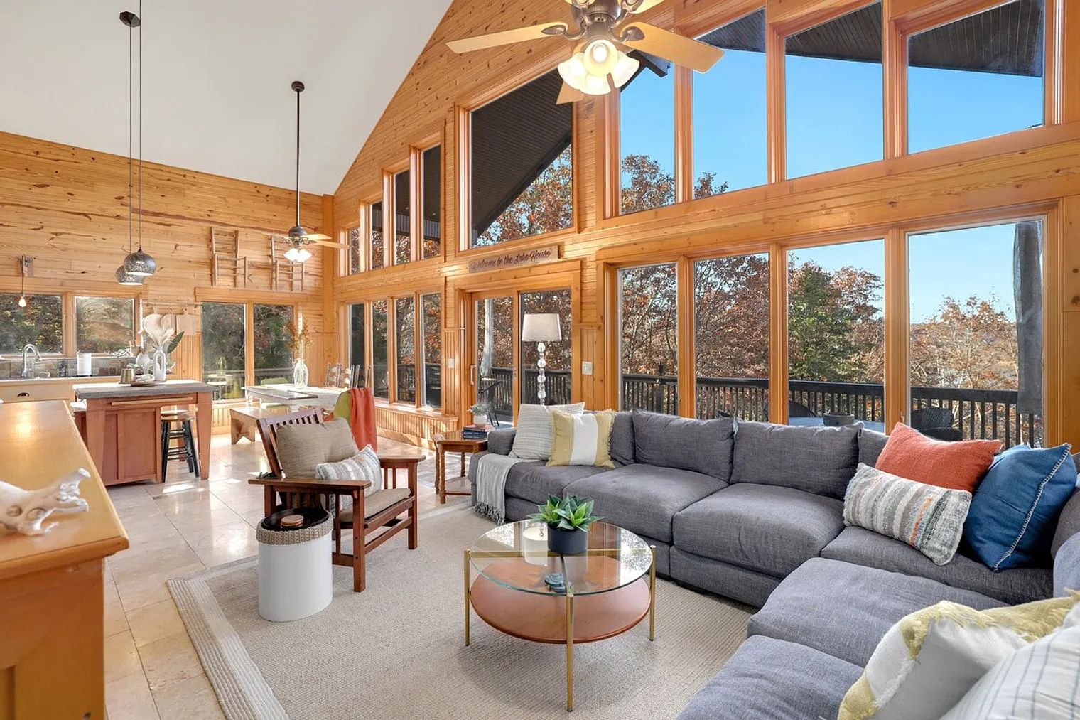 2 bed, 2.0 bath, 1291 sqft, $6,290 — Photo 1