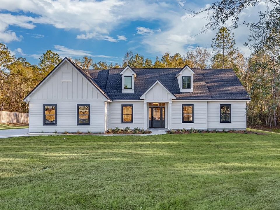 1st image of 83 Savannah Forest Cir