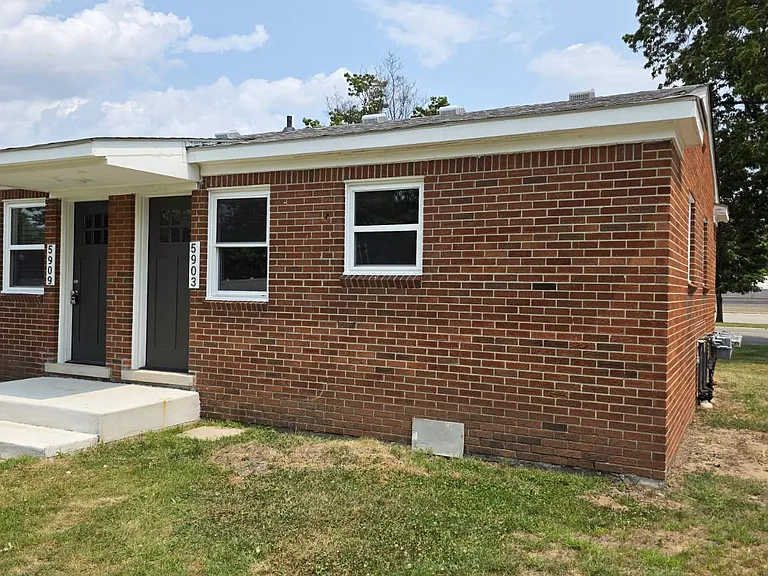 5909 N Wayne Rd — Photo 2