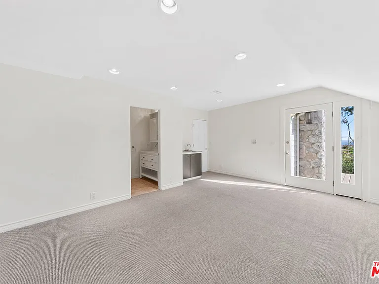 5958 Busch Dr — Photo 31