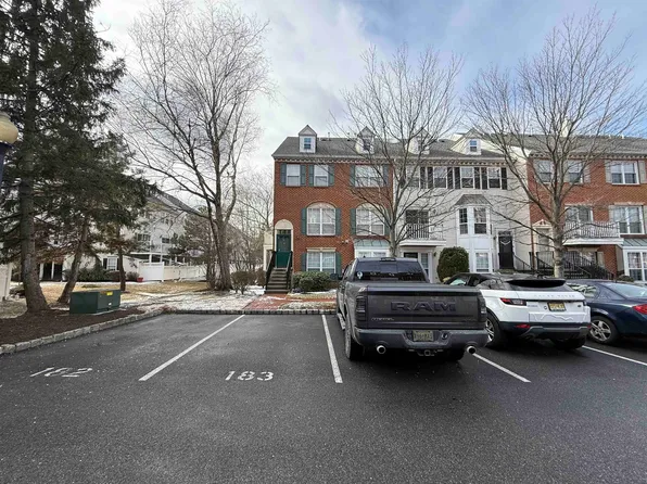 12 Butternut St, Jersey City, NJ 07305