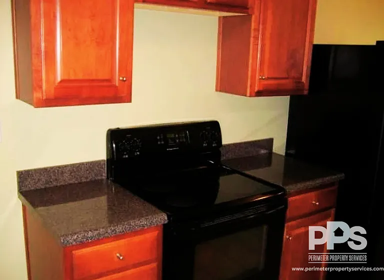 1275 Winburn Dr — Photo 3