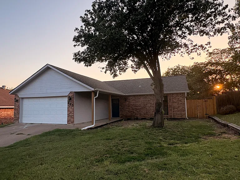 213 N Buffalo Grove Rd — Photo 1