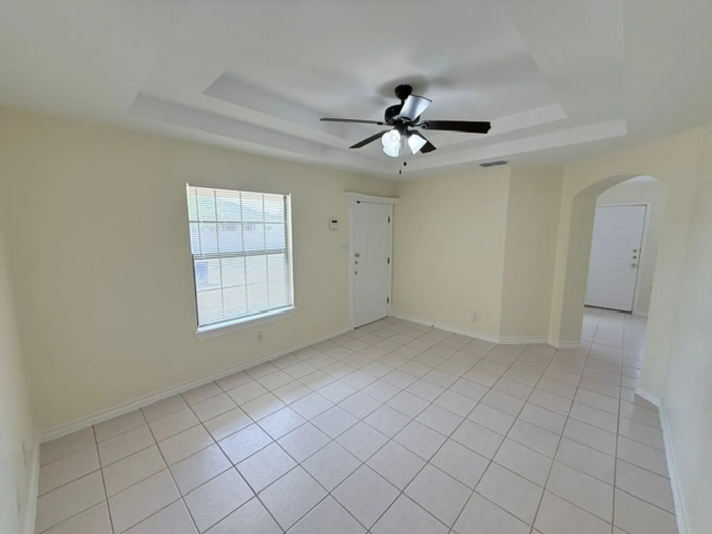 Santa Fe Subdivision! Three Bedroom — Photo 4