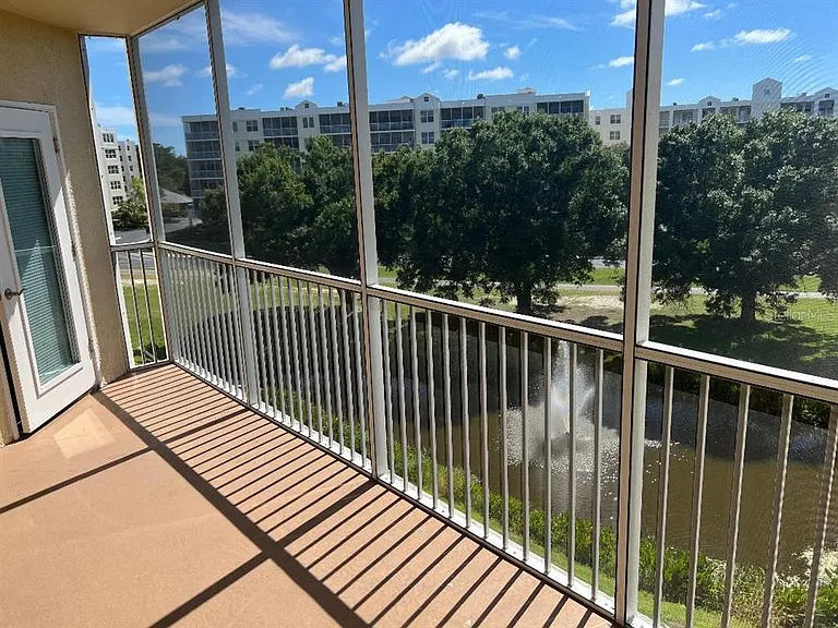 960 Starkey Rd #10305 — Photo 11