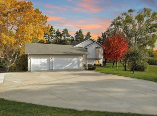 725 Hayden Lake Rd E, Champlin, MN 55316