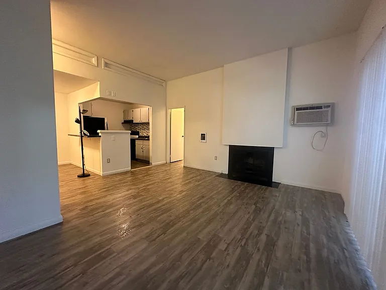 University Park Apartments near Cornell University — Photo 538