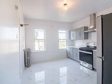 Building Photo - 93 21st St #3
