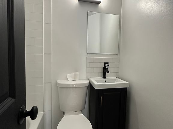 4th image of 4 Front St E