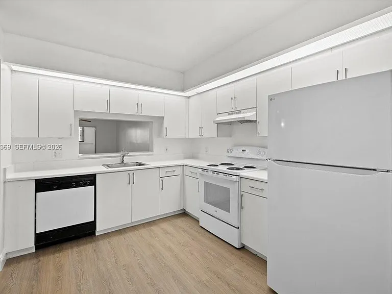 1351 SW 141st Ave #213G — Photo 8