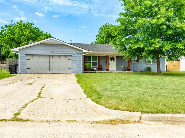 913 SW 6th St, Moore, OK 73160