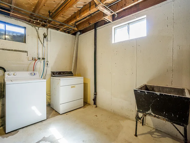 7028 Lipan St — Photo 14