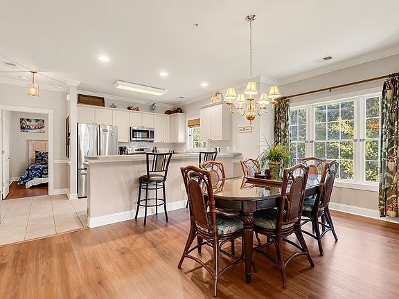 2nd image of 4865 Magnolia Pointe #201