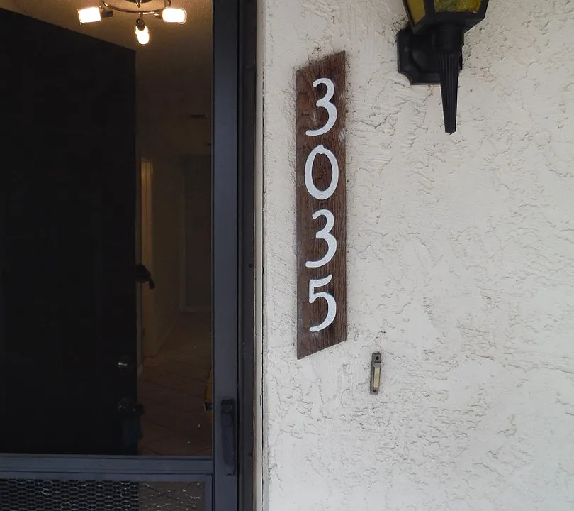 3035 Sir Hamilton Cir