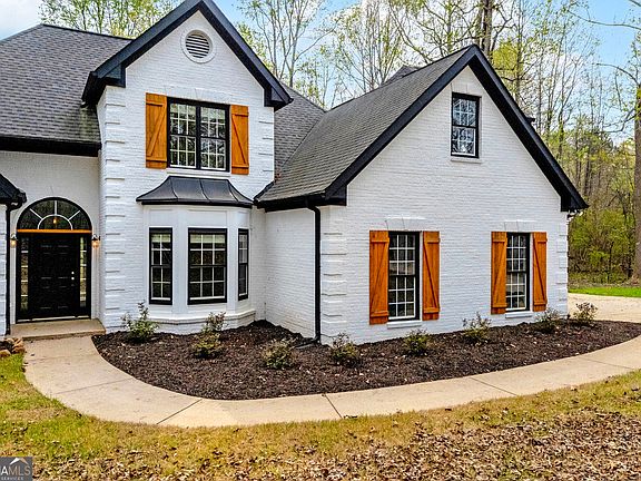 2nd image of 857 Cooper Rd