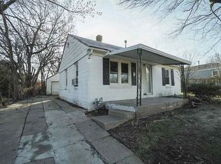 2002 N Chautauqua Ave, Wichita, KS 67214