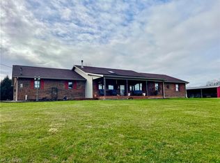 7217 New England Ridge Rd, Washington, WV 26181