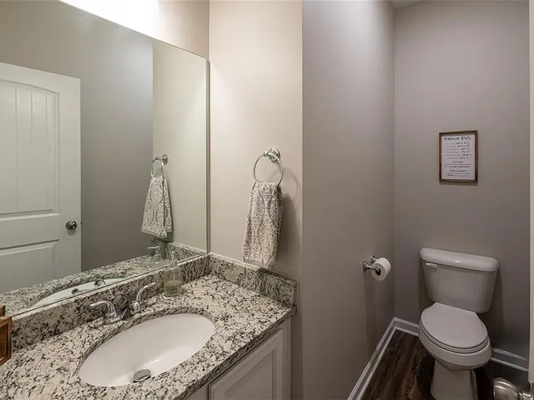 819 Ash St — Photo 15