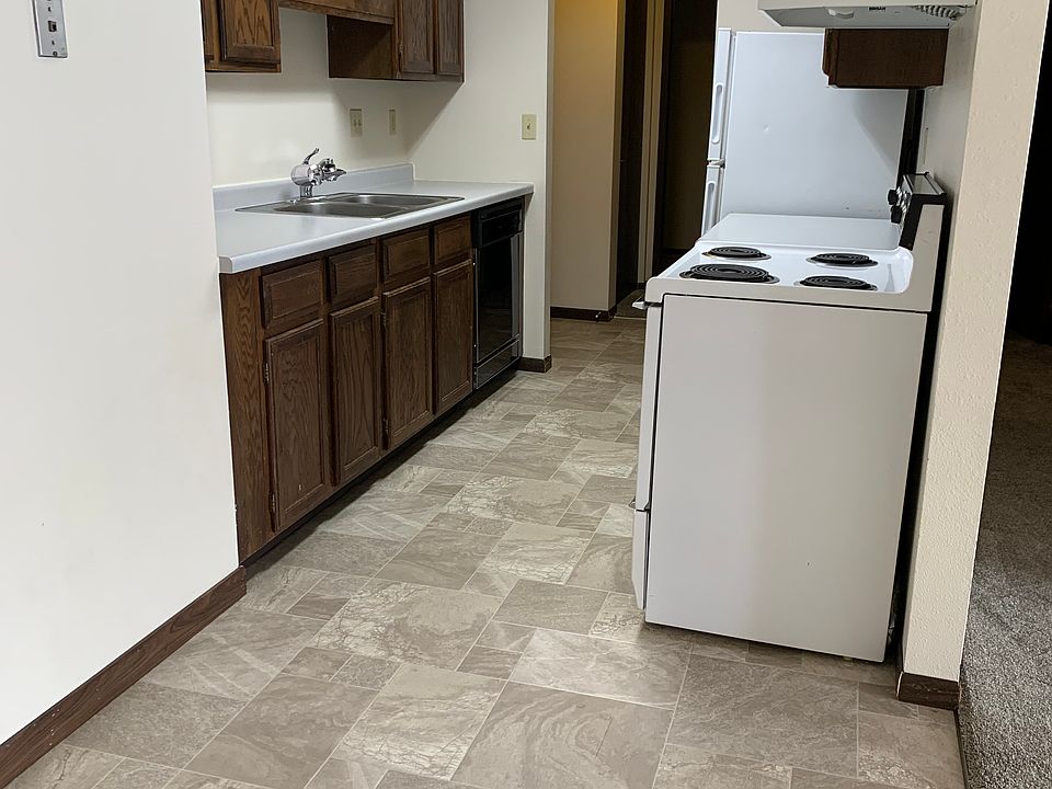2nd image of 1402 25th Ave S APT 103