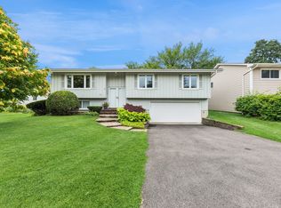 906 W North Ave, Lake Bluff, IL