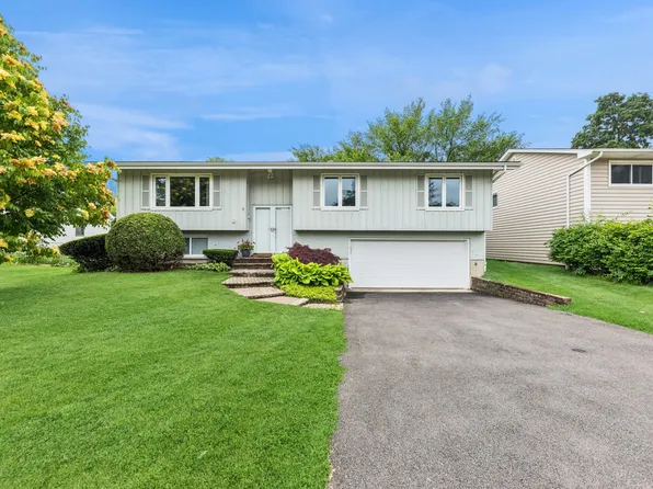 906 W North Ave, Lake Bluff, IL 60044