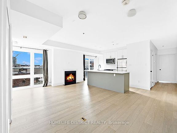 4th image of 243 Niagara St Unit 200