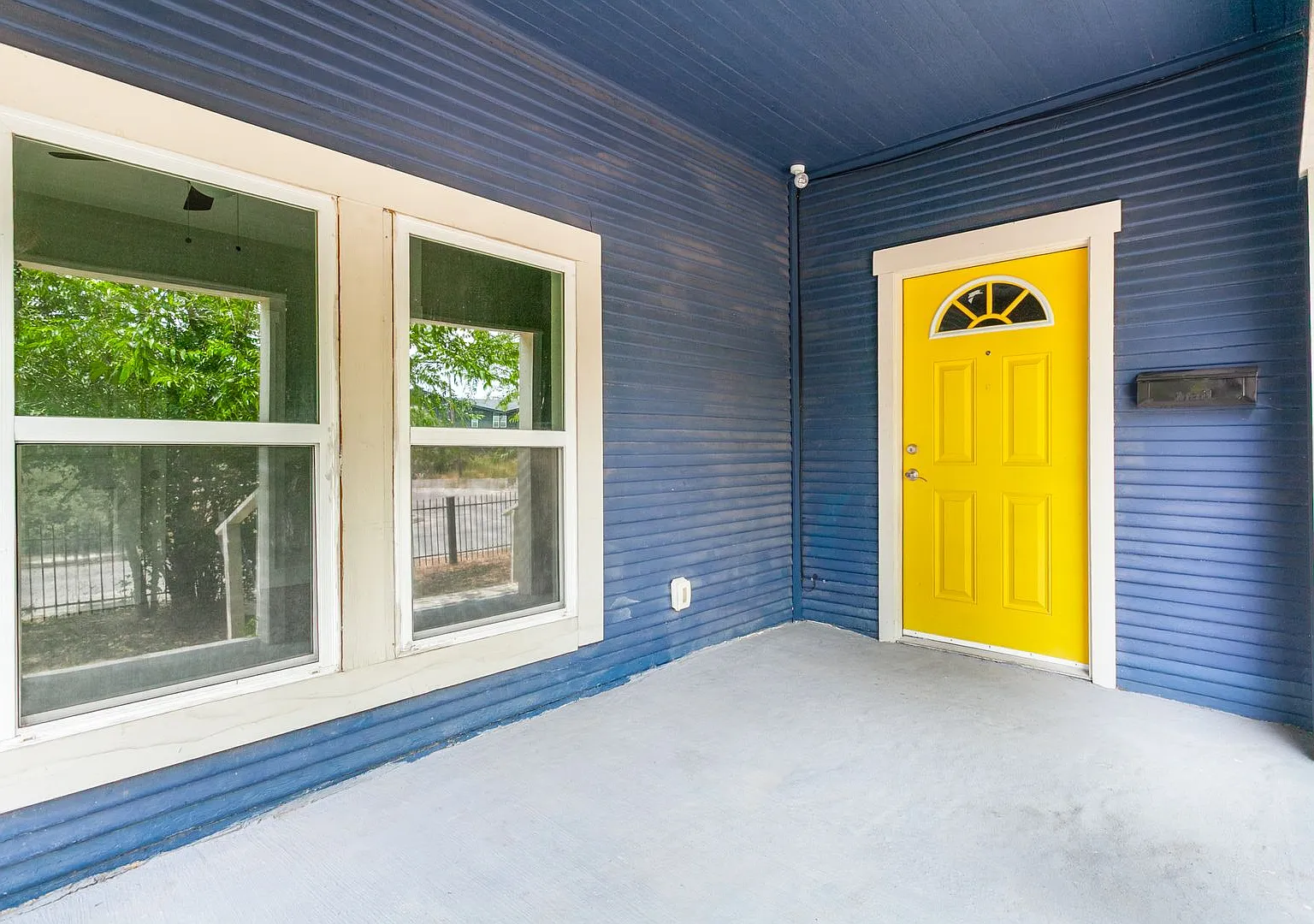 Renovated 3-Bedroom Home In Denver Heights — Photo 2