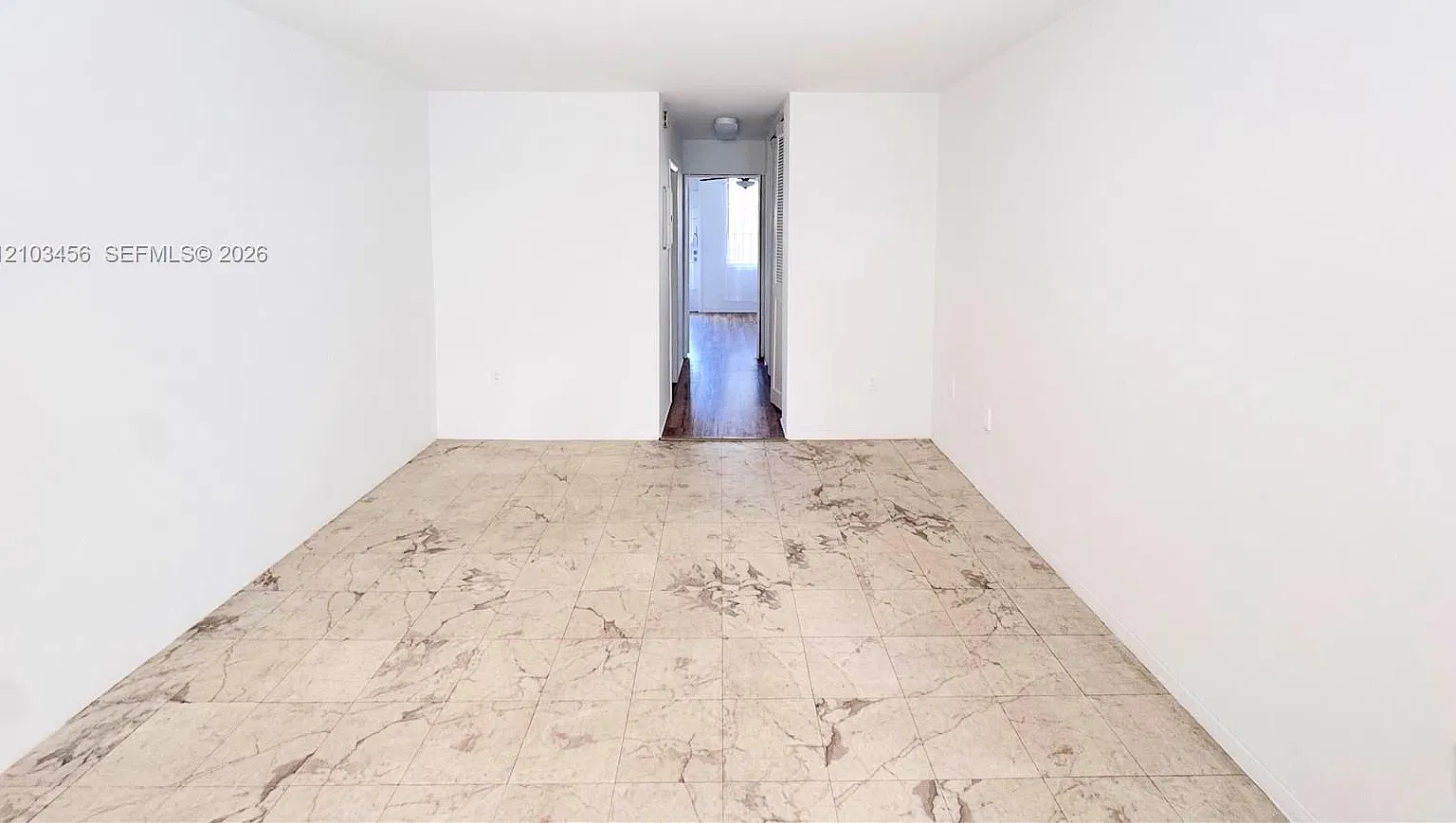 441 Collins Ave — Photo 3