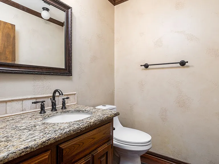 9900 Winding Oak Cir — Photo 12