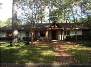 4940 Shadowwood Dr, Jackson, MS 39211