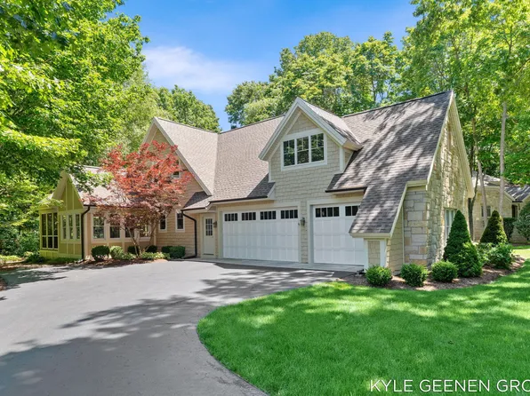 593 Old Macatawa Ct, Holland, MI 49423
