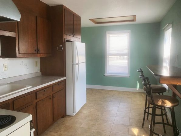 219 W Main St