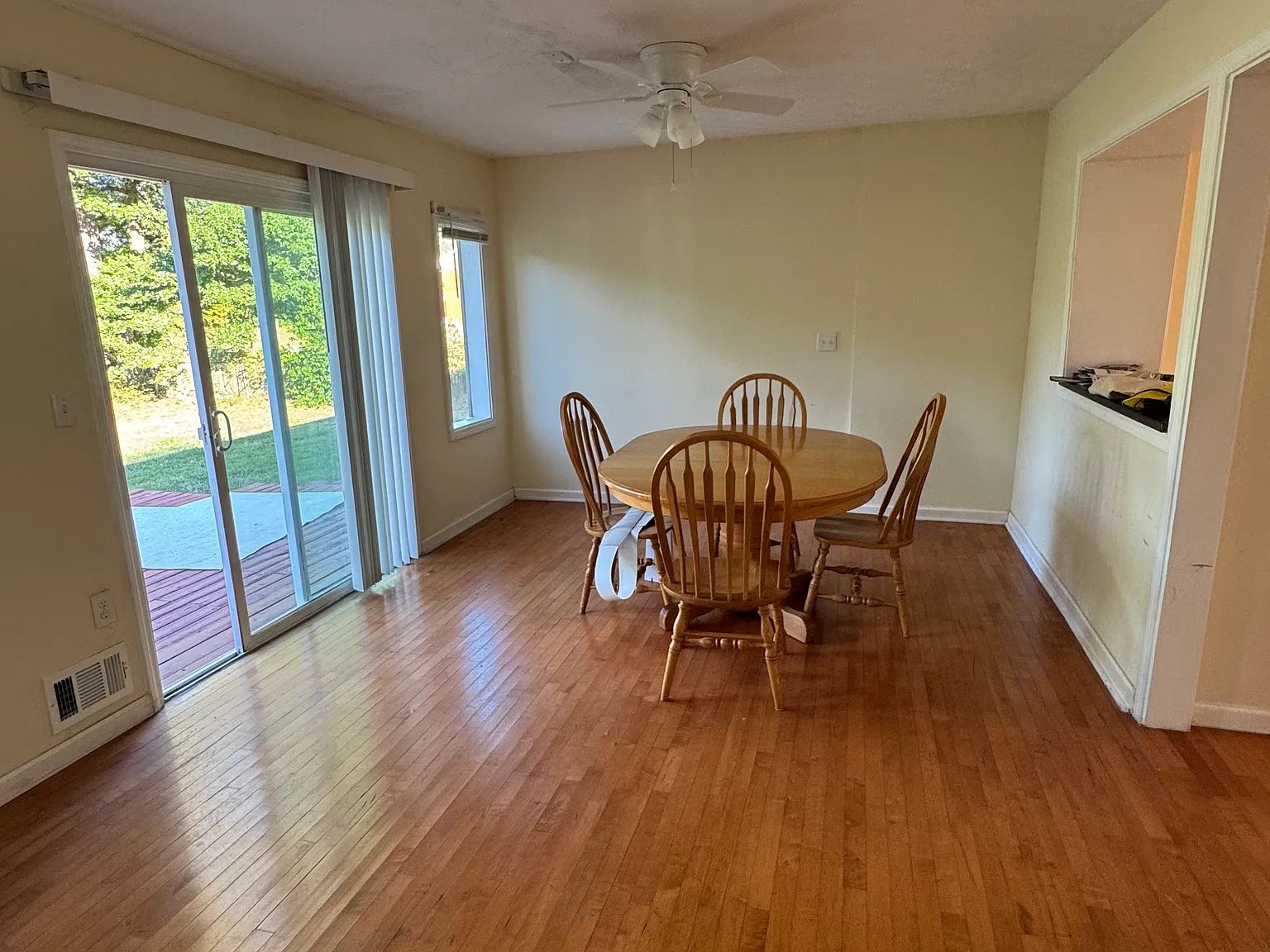 3 bed, $2,400 — Photo 4