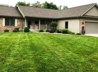 3254 Edgewater Dr, Kankakee, IL 60901